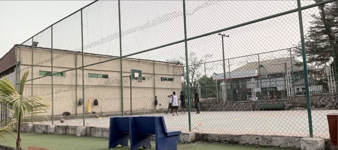 Monaliza Tennis Club entrance
